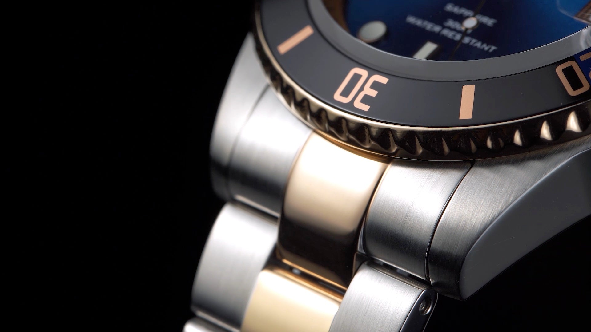 Deep_blue_bezel.jpg