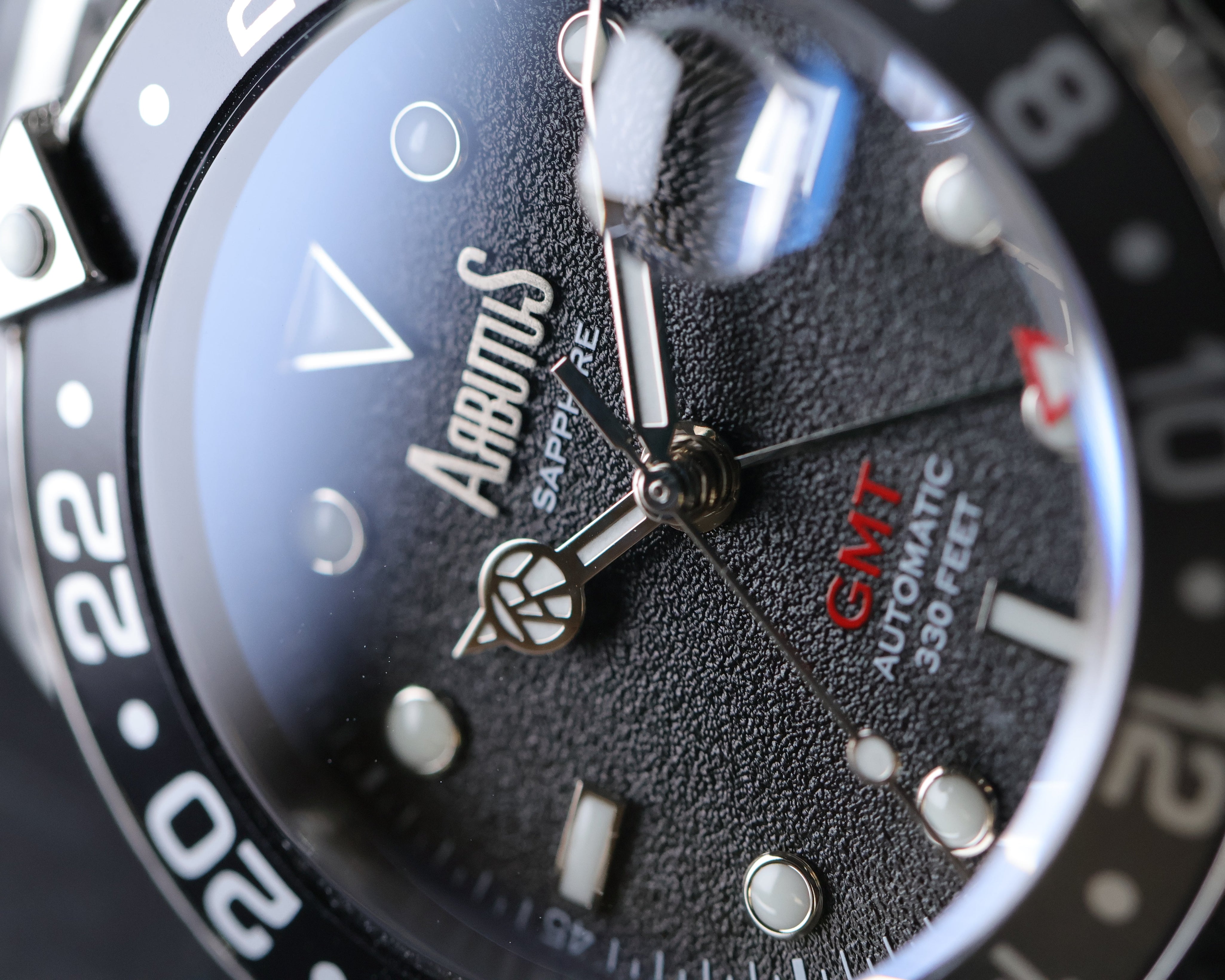 Office GMT vs. True GMT: Which Travel Watch is Right for You?